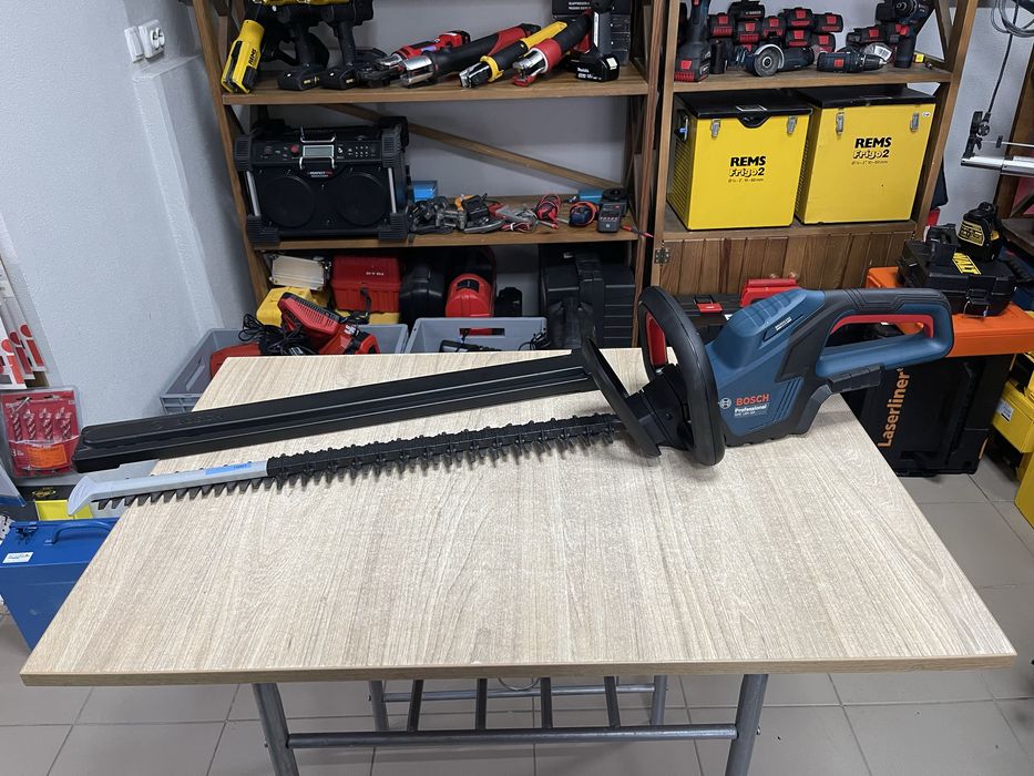 Bosch GHE 18V-60 / акумуляторний безщітковий кущоріз Бош