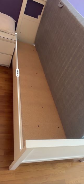 Cama branca de solteiro com/sem colchao