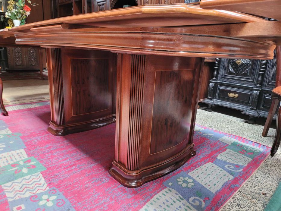 Exquisite extendable living room table – excellent condition64584264518145121