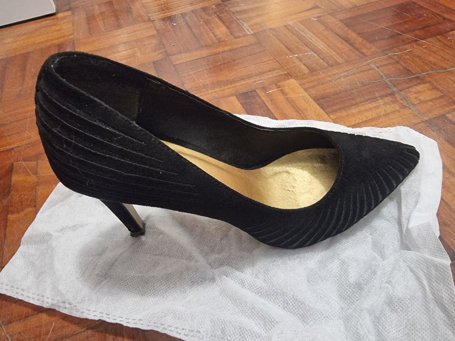 Sapatos lindos em bom estado