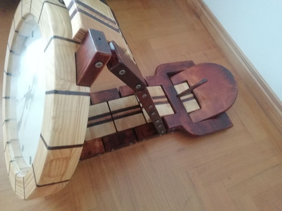 Relógio único e artesanal, grande de parede