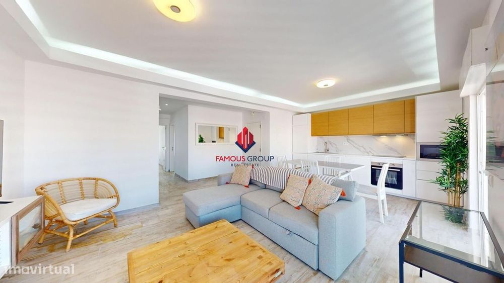 Elegante Apartamento T2 Totalmente Remodelado em Quarteira centro