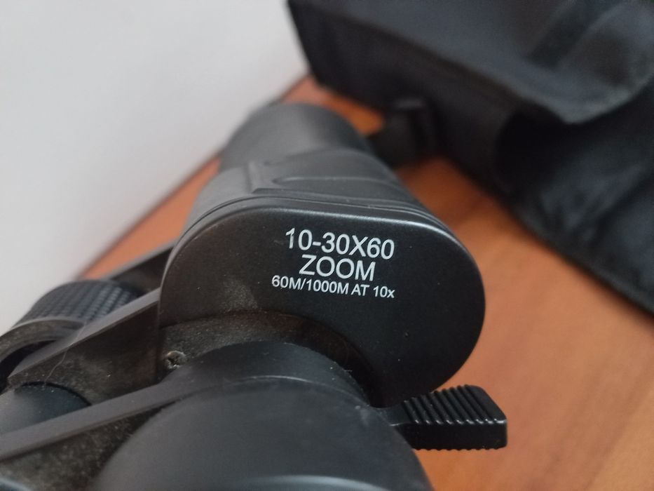 Біноколь ROCKTRAIL 10-30*60
