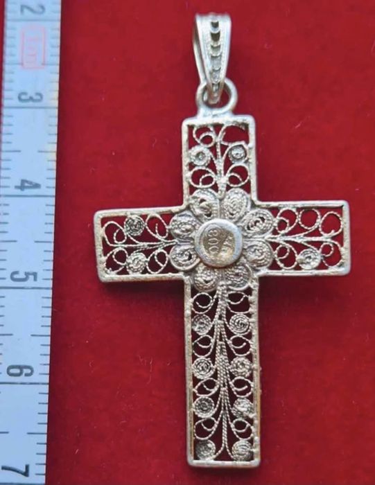 Cruz de prata filigrana antiga