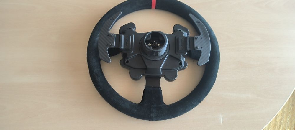 Volante Thrustmaster Sparco R383 compatível com PC e Xbox
