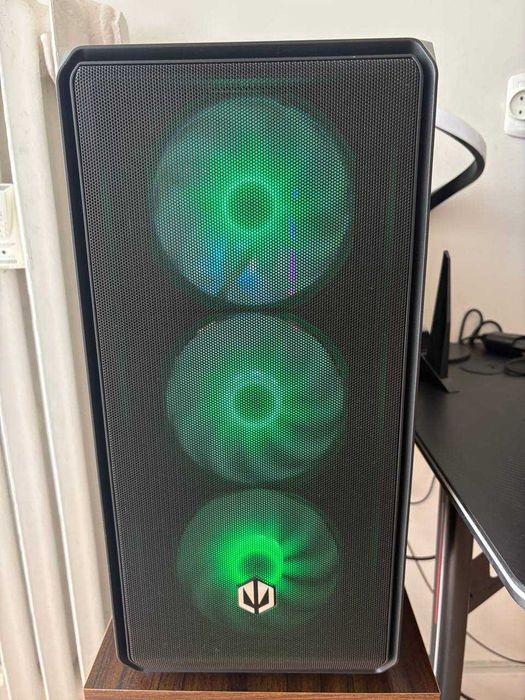 Komputer gamingowy / AMD Ryzen 7 7700 / MSI GeForce RTX 5070
