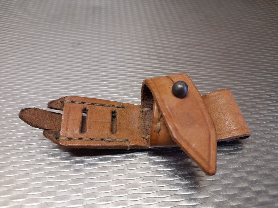 Żabka noża szturmowego wz. 55 skórzana pasek