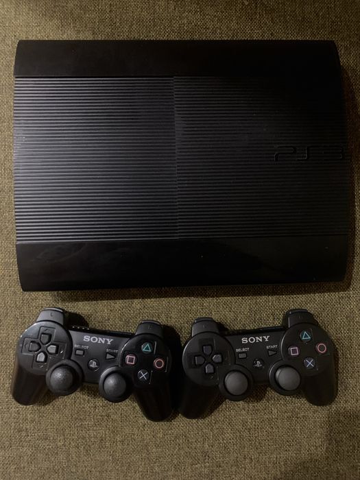 PS 3 Slim, ігри та джойстики