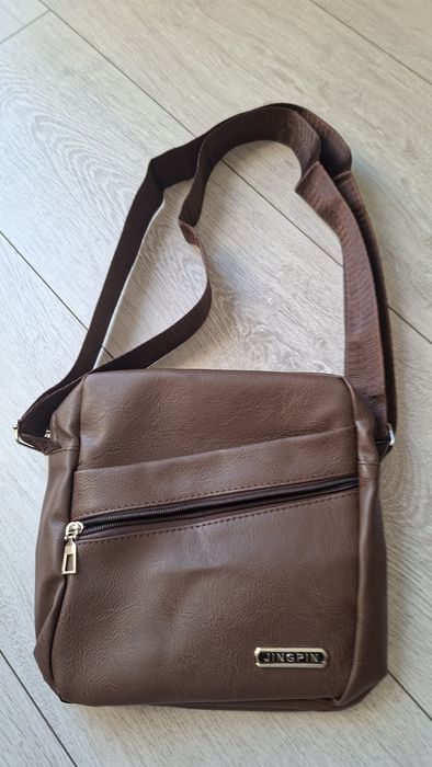 Nowa Torba podręczna na ramię na dokumenty klucze w kolorze brązu .