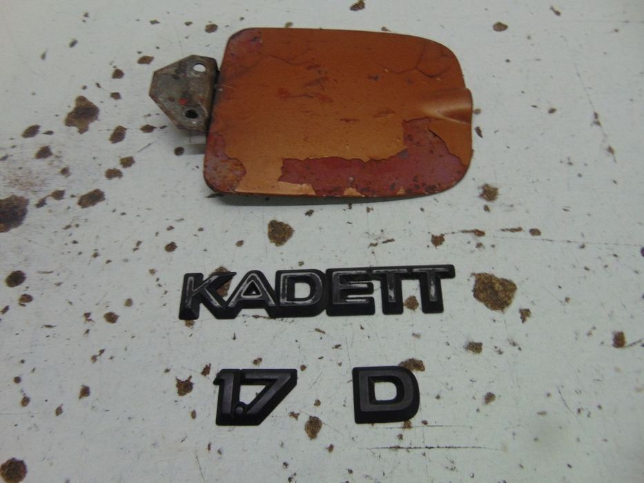 Opel Kadett B tampa e legendas