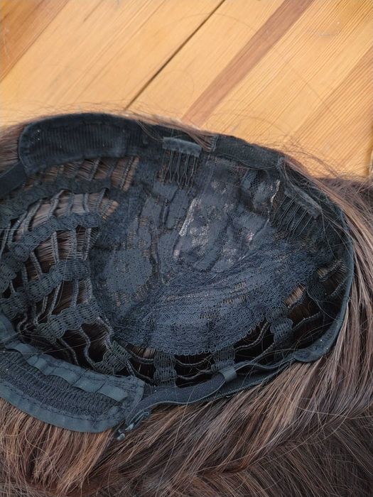 Peruka - długie brązowe włosy