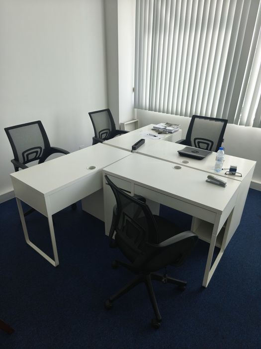 Móveis variados IKEA (secretarias, mesas, cadeiras, sofá, poltronas)