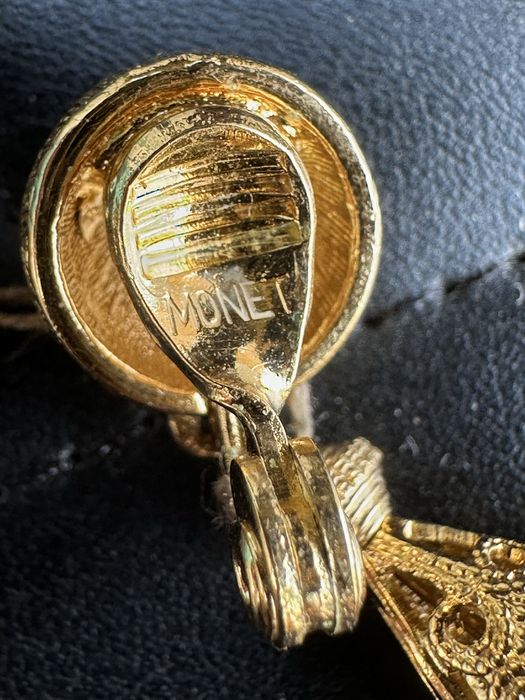 Кліпси від Monet,вінтаж,класика.