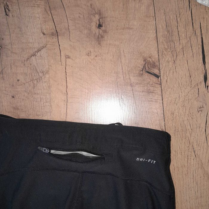 Czarne legginsy Nike XS running