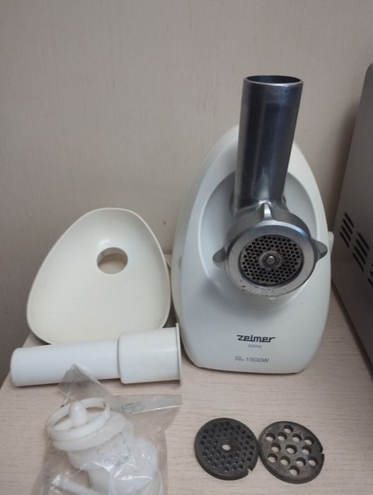 М'ясорубка Zelmer Diana 1500w.