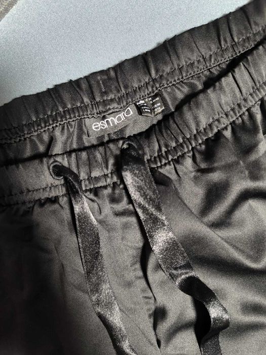 Жіноча чорна сатинова піжама Esmara, розмір XL-XXL, нова