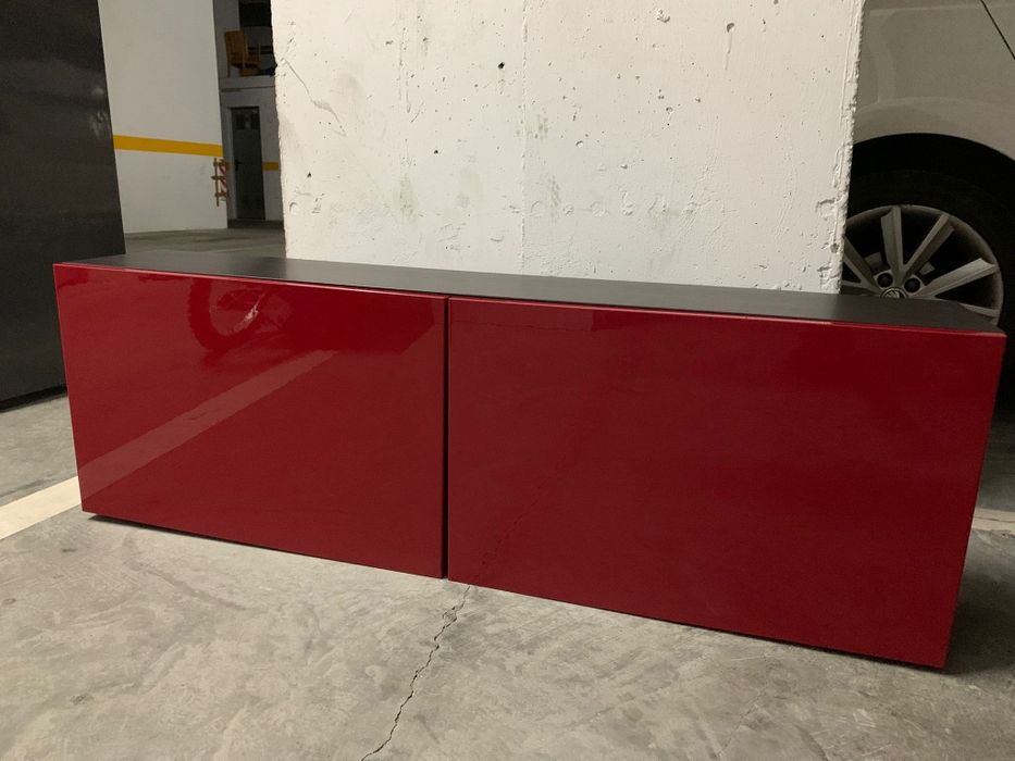 Movel Ikea de parede com duas portas