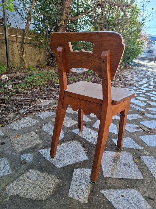 Mesa de madeira maciça
