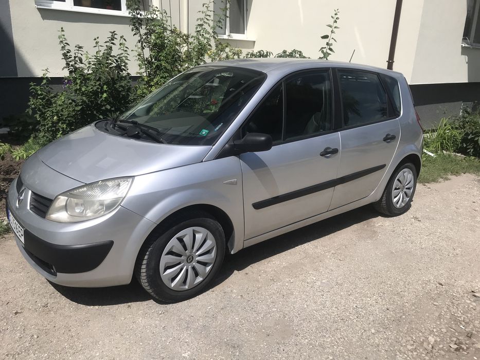 Продається надійний сімейний автомобіль Renault Scenik 2 2005 року.