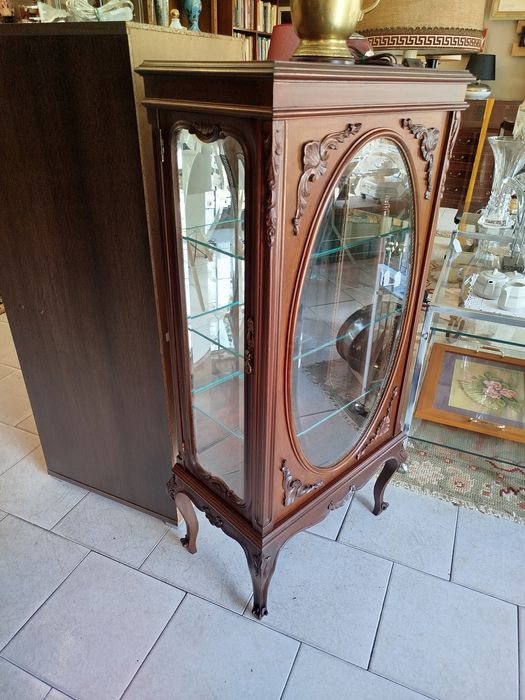Móvel  /  Vitrine