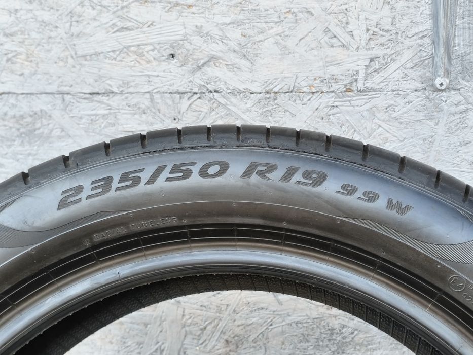 235/50R19 99W Pirelli P Zero