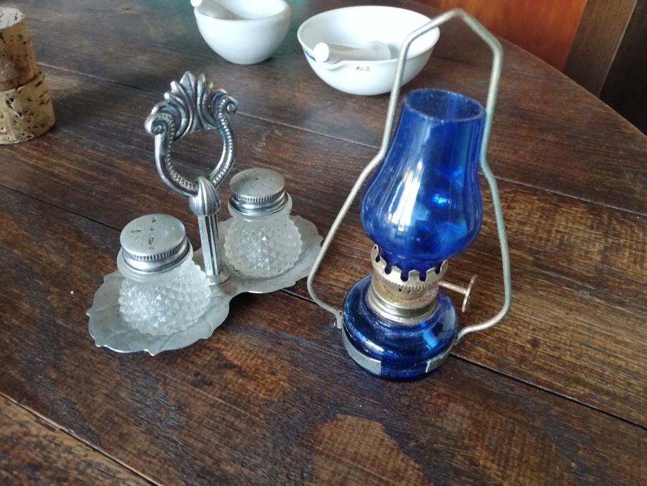 Galheteiro e candeeiro miniaturas