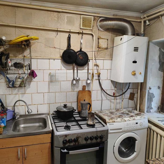 Продаётся часть дома на Слободке с гаражом и АГВ