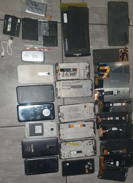 Zestaw 7 telefonów 15 ekranów 5 bateri 3 etui