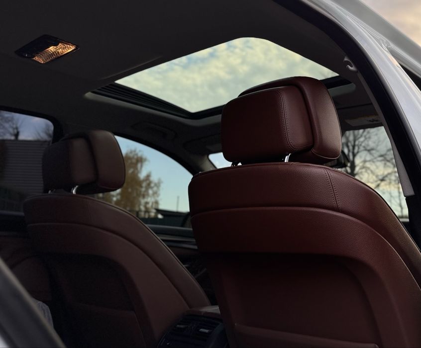 BMW 528i xDrive F10 2011 (245 к.с.)