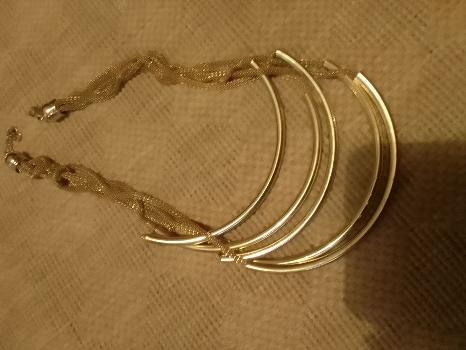 Colares e pulseira muito gira e baratas