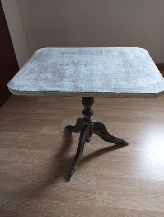 Mesa de apoio em madeira