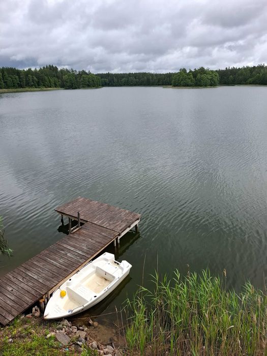Przytulny drewniany domek + SAUNA nad jeziorem