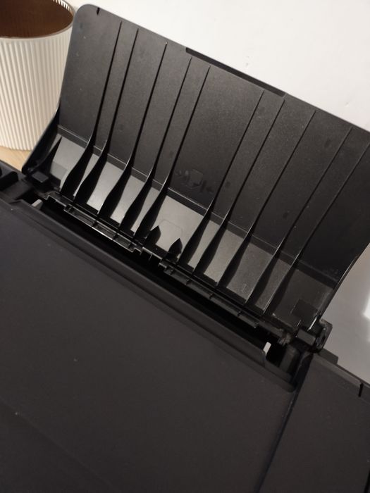 Czarna drukarka Canon G-3400