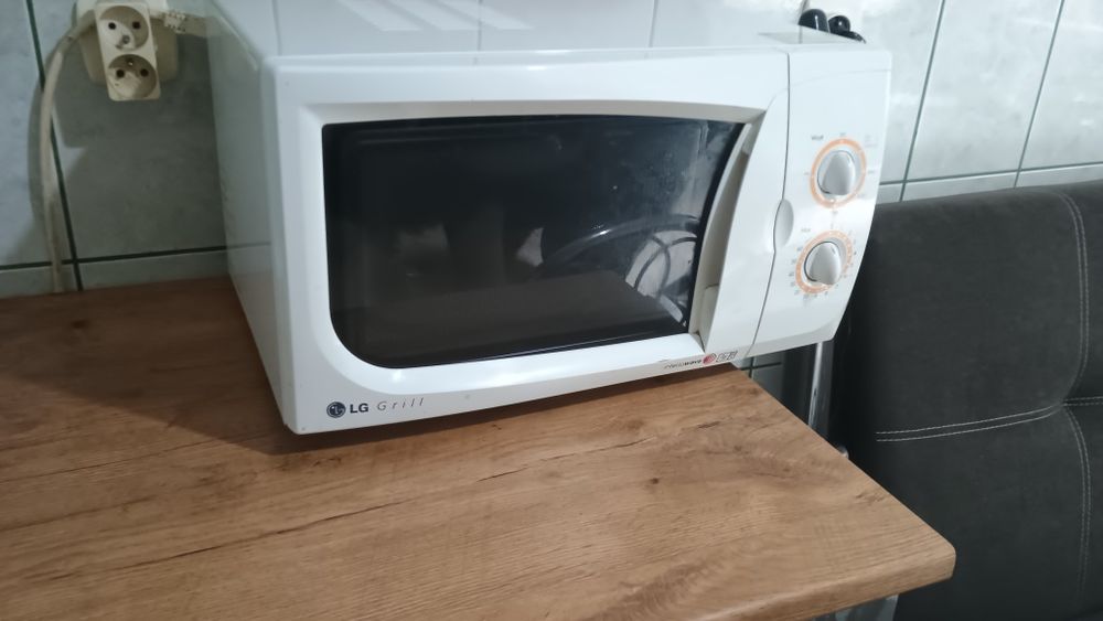 Mikrofalówka uzywana leciwa LG