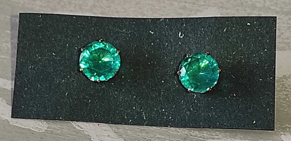 kolczyki, sztyfty w kolorze szmaragdu