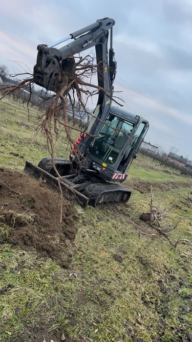 Ualugi minikoparka 5ton