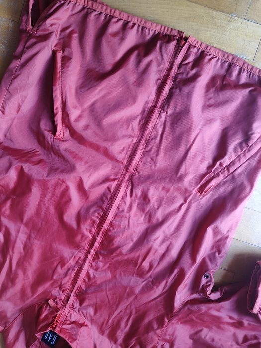 Czerwona, cienka, przeciwdeszczowa kurtka bez kaptura GAP