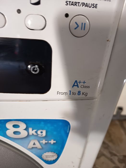 Máquina de lavar roupa Indesit