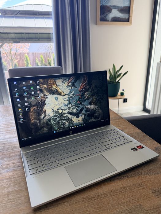 HP PAVILION 15-eh1113nw laptop