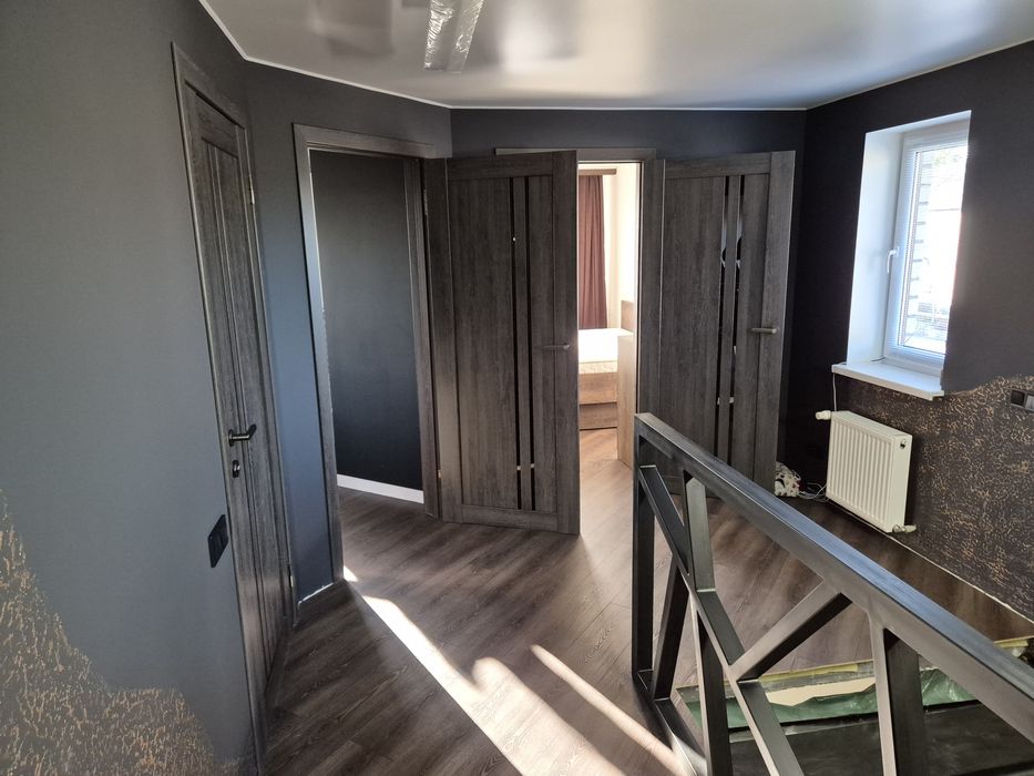 Будинок біля води. Перша лінія