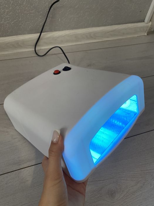 UV лампа для манікюру