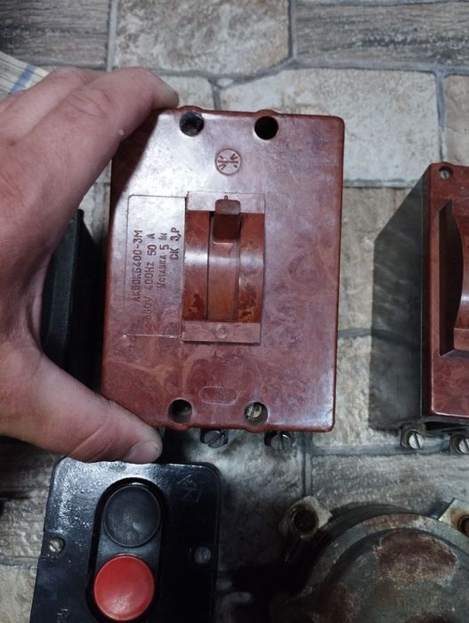 Вимикач струму часів СССР.