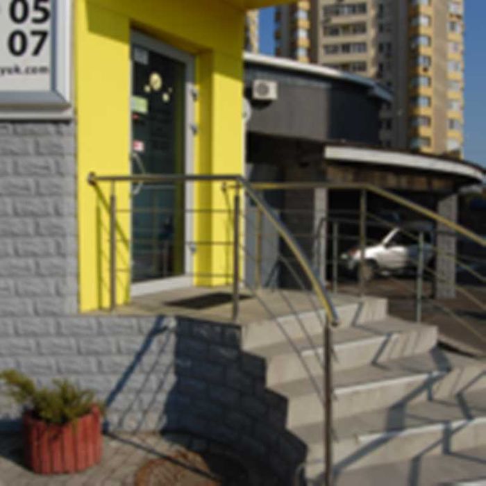 Магазин Киев 485квм метро Левобережная, Шептицкого 10 Супер Фасад