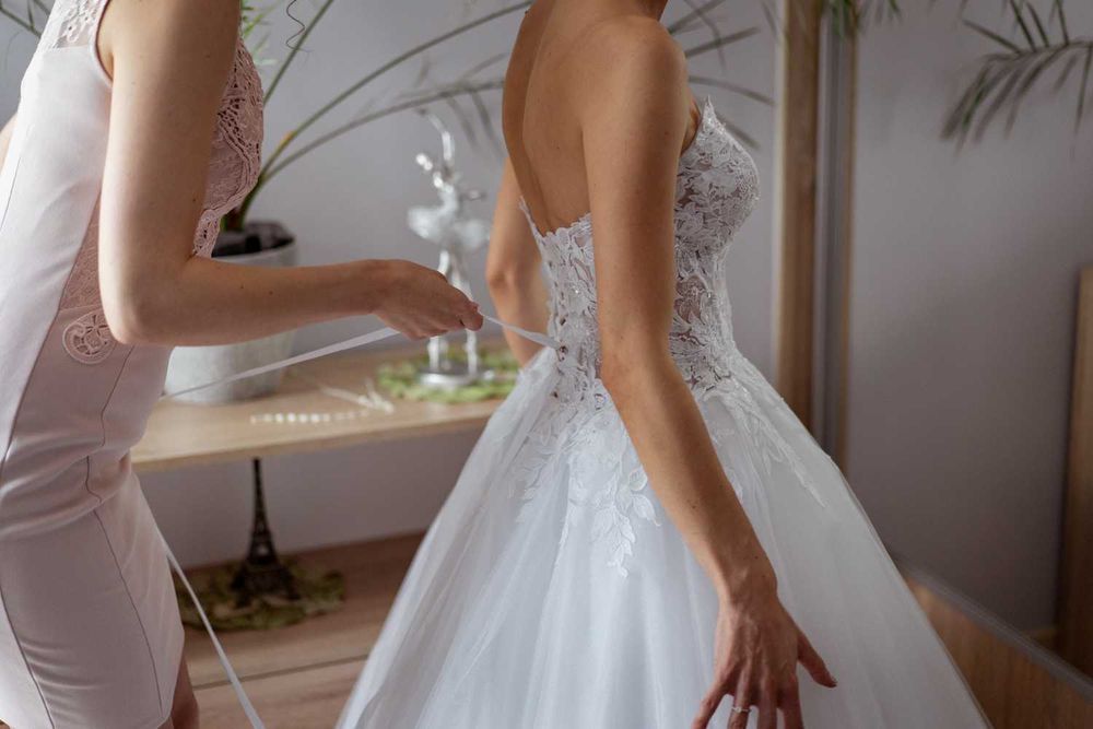 suknia  ślubna typu księżniczka