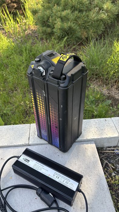 Zestaw 2 baterii Surron light bee s + 2 ładowarki