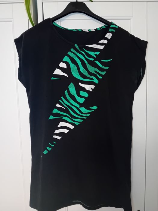 #T-shirt czarny zielony