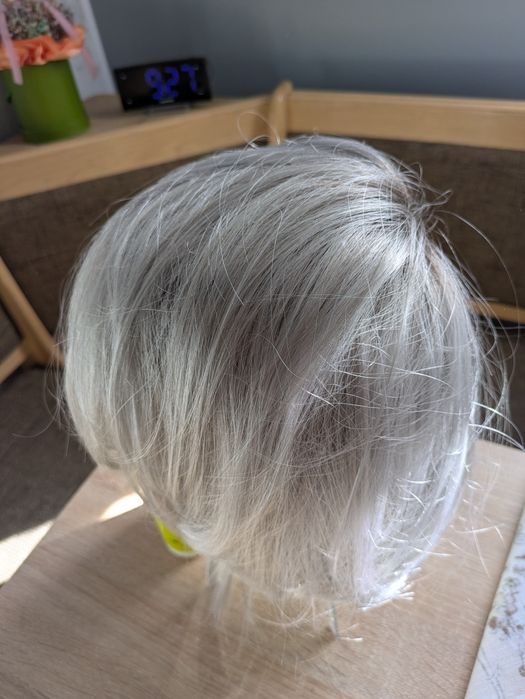 Peruka damska akcesoria