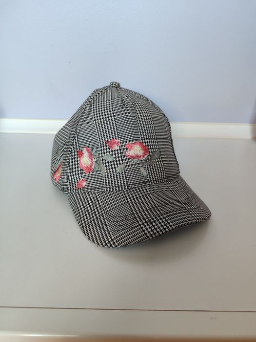 Czapka z daszkiem  Reserved