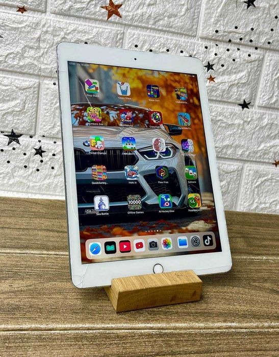 Планшет Apple iPad Air (Читайте опис)