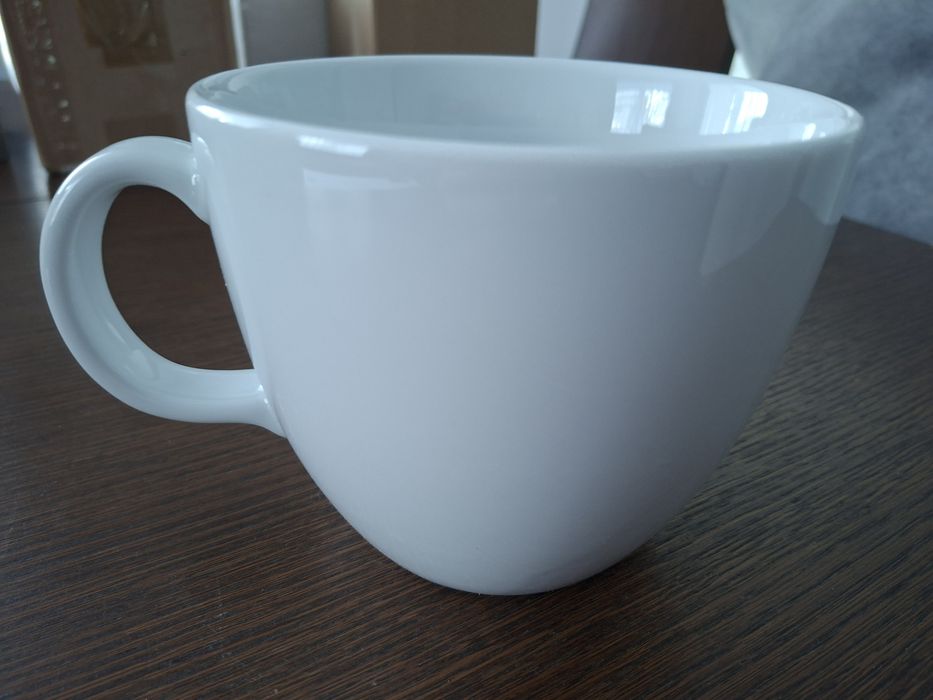 Kubek biały poj. 1L